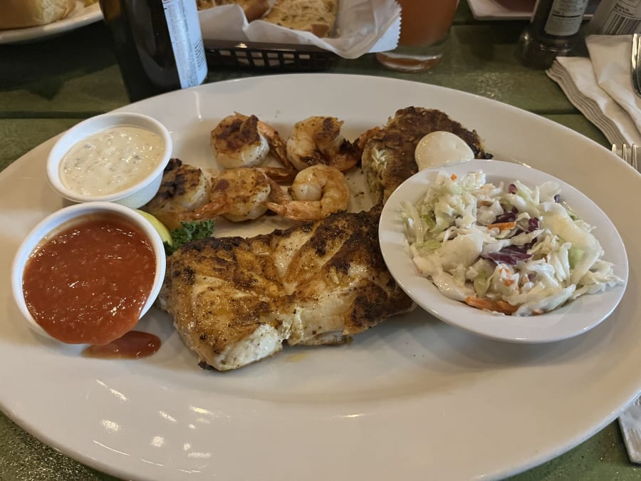 Hurricane Seafood Restaurant – photo 3